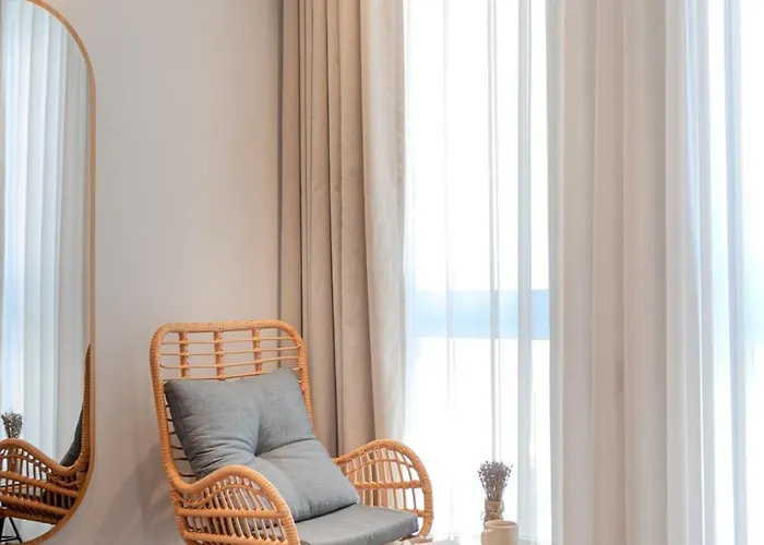 S - Center, Near - 3br Private With Pool, Jacuzzi, Sauna, Karaoke