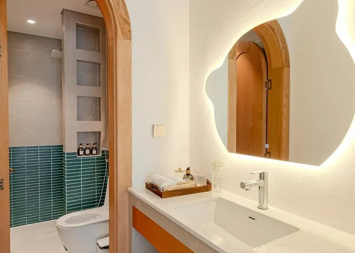 Biệt thự S - Center, Near - 3br Private With Pool, Jacuzzi, Sauna, Karaoke Hạ Long