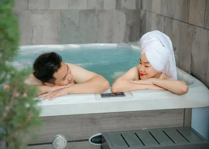 Biệt thự S - Center, Near - 3br Private With Pool, Jacuzzi, Sauna, Karaoke Hạ Long