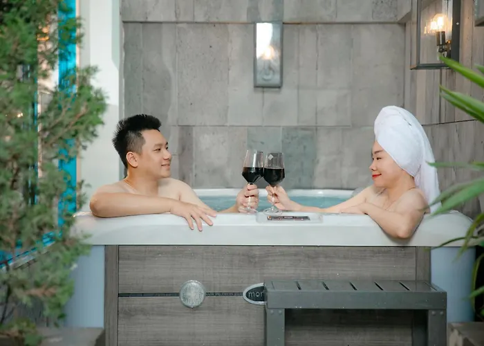 S - Center, Near - 3br Private With Pool, Jacuzzi, Sauna, Karaoke Biệt thự *
