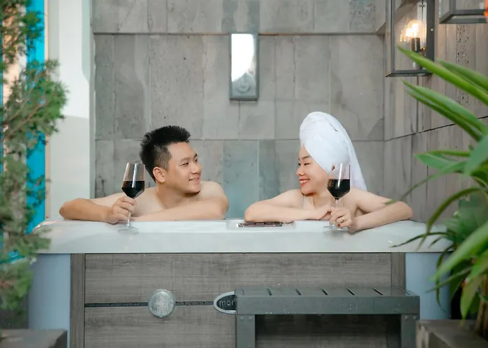 S - Center, Near - 3br Private With Pool, Jacuzzi, Sauna, Karaoke Biệt thự Hạ Long