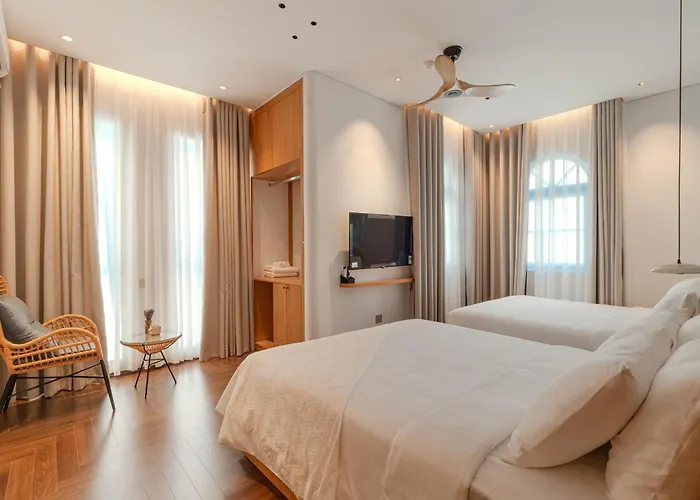 Biệt thự S - Center, Near - 3br Private With Pool, Jacuzzi, Sauna, Karaoke Hạ Long